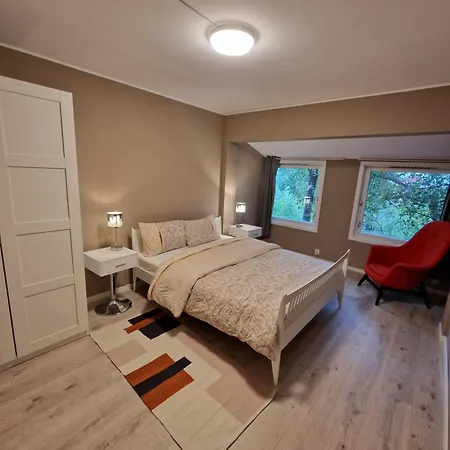 I Underetasje Eidsvag I Asane Apartman *