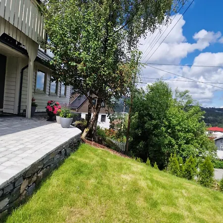 Apartment I Underetasje Eidsvag I Asane Bergen