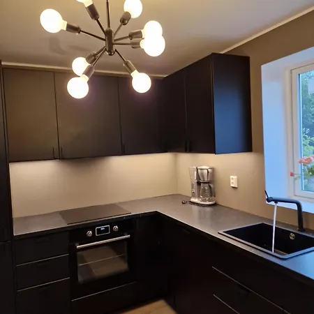 Apartment I Underetasje Eidsvag I Asane *