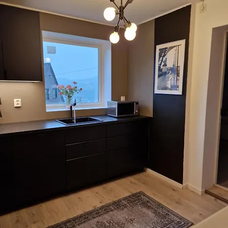I Underetasje Eidsvag I Asane Apartment *