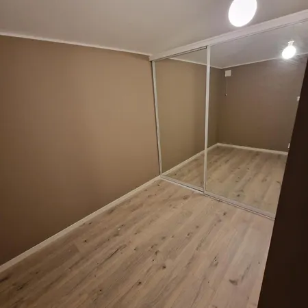 Apartment I Underetasje Eidsvag I Asane