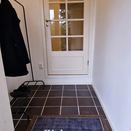 Apartment I Underetasje Eidsvag I Asane *
