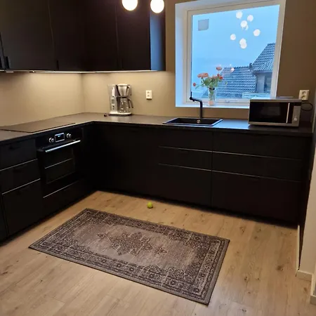 I Underetasje Eidsvag I Asane Apartment