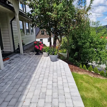 Apartment I Underetasje Eidsvag I Asane Bergen